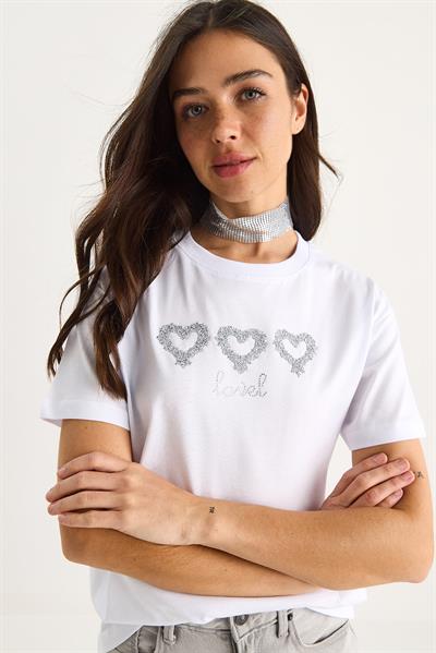 Kadın Taşlı Kalp Aksesuarlı Normal Kalıp Pamuklu T-Shirt 60602069 - Beyaz