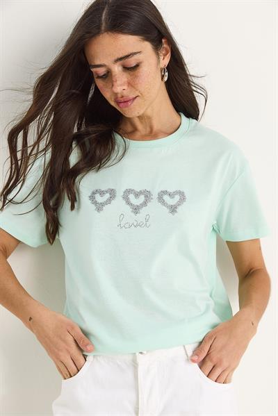 Kadın Taşlı Kalp Aksesuarlı Normal Kalıp Pamuklu T-Shirt 60602069 - Su Yeşili