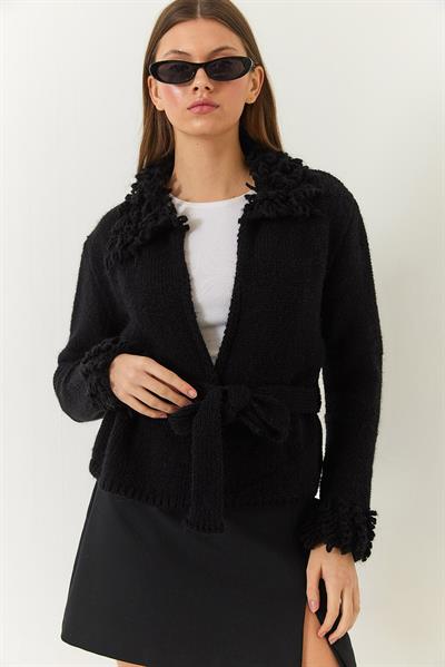 Yaka ve Kol Ucu Püsküllü Triko Hırka 20246335 - Siyah