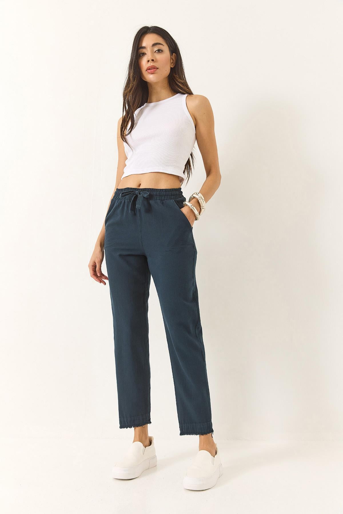 Kadın Beli Bağlamalı Paça Detaylı Cepli Keten Havuç Pantolon YP5134 60283180 - Lacivert · 2
