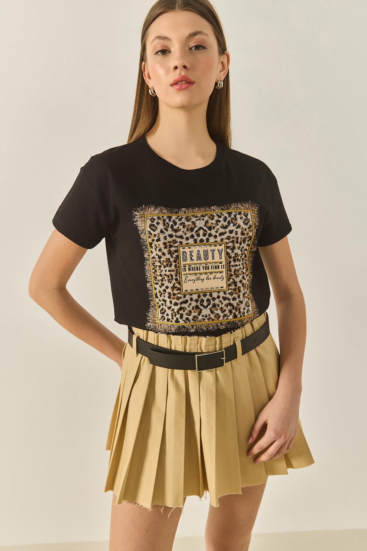 Kadın Bsisiklet Yaka Kısa Kollu Taş Baskılı Leopar Detaylı Normal Kalıp T-Shirt 1631 60283280 - Siyah · 4