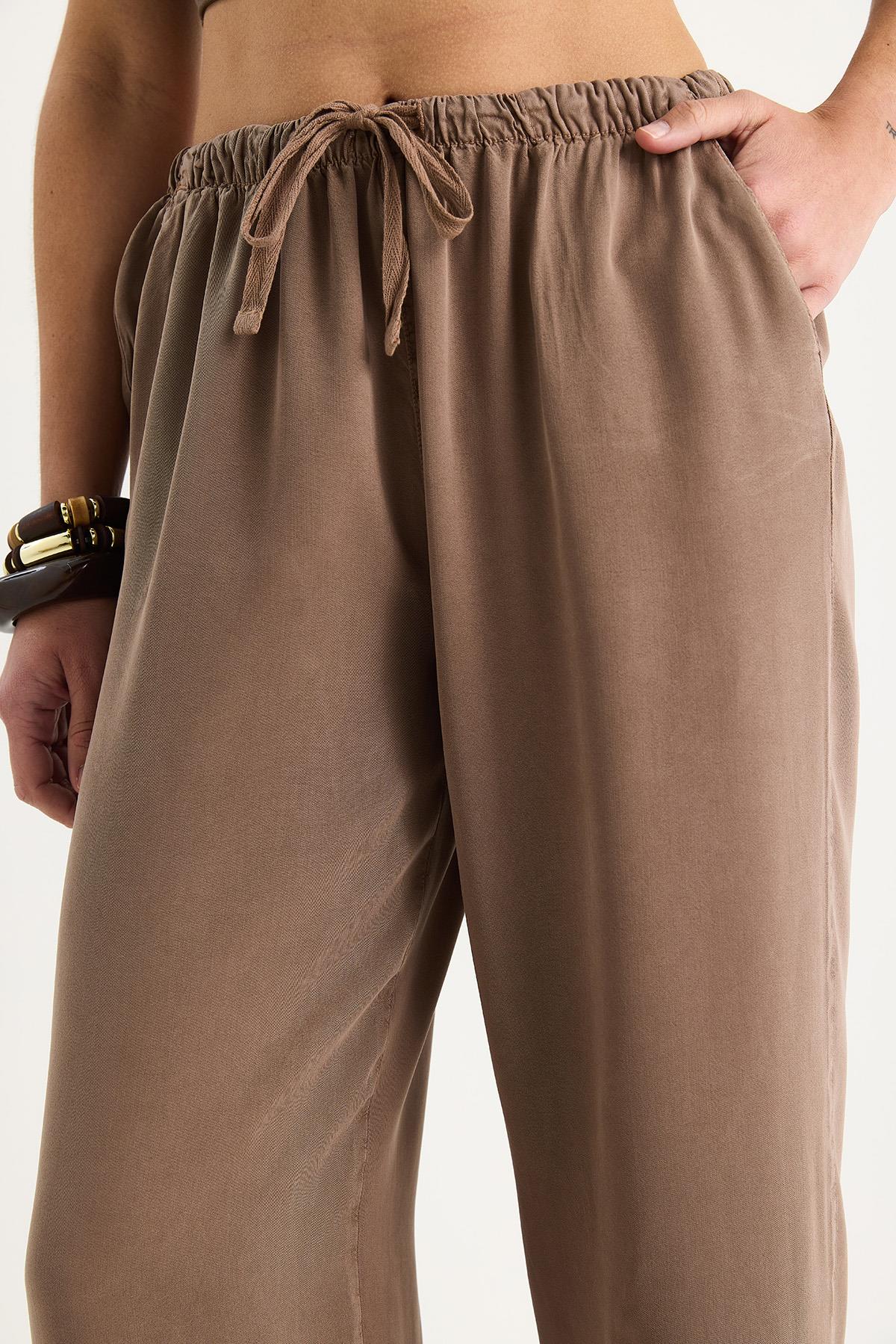 Kadın Cep Detaylı Beli Lastikli Bağlama Detaylı Yazlık Liyosel Pantolon YP5424 60283375 - Cappuccino · 6