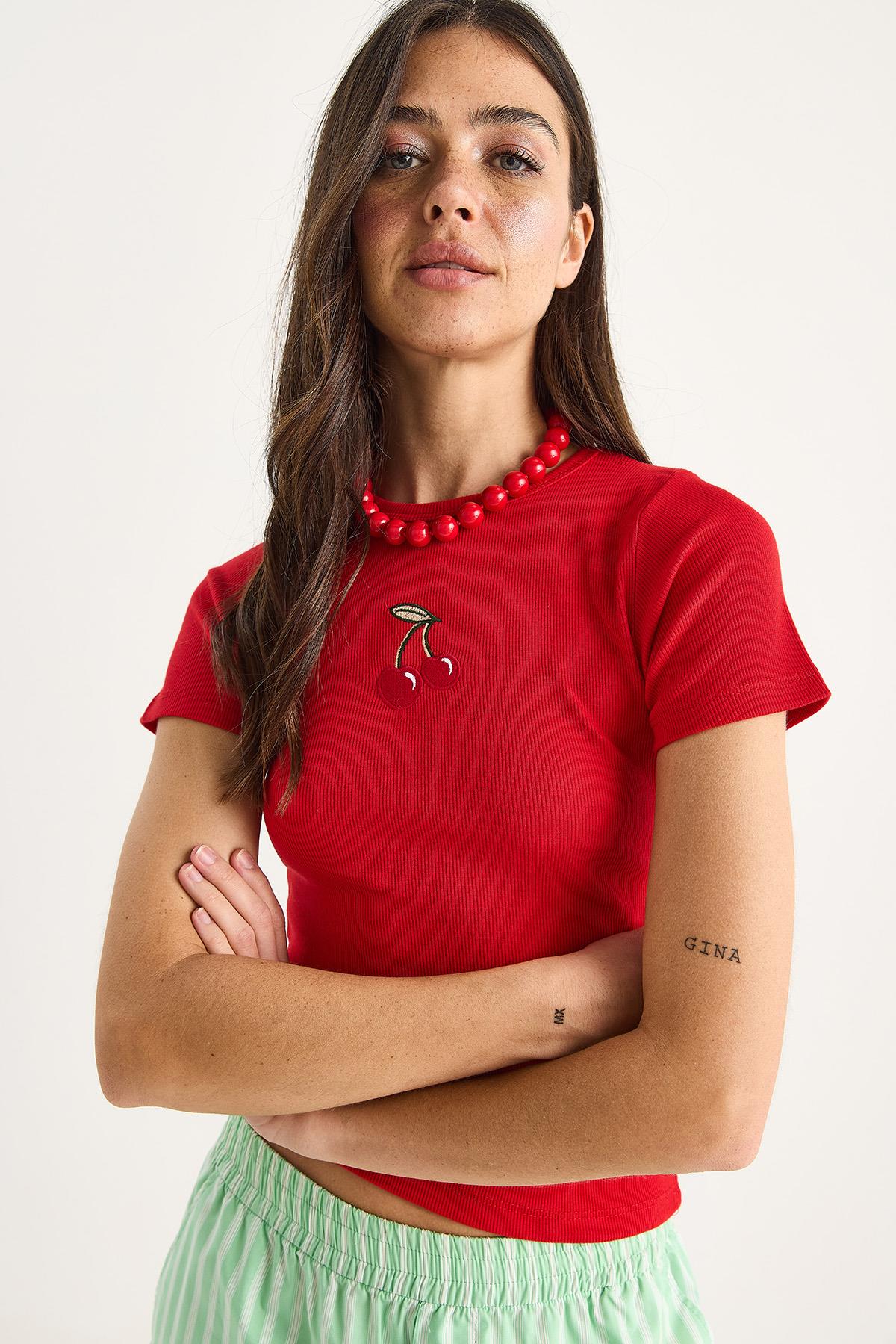 Kadın Kiraz Nakışlı Fitilli Basic Crop T-Shirt 4053 60283400 - Kırmızı · 4