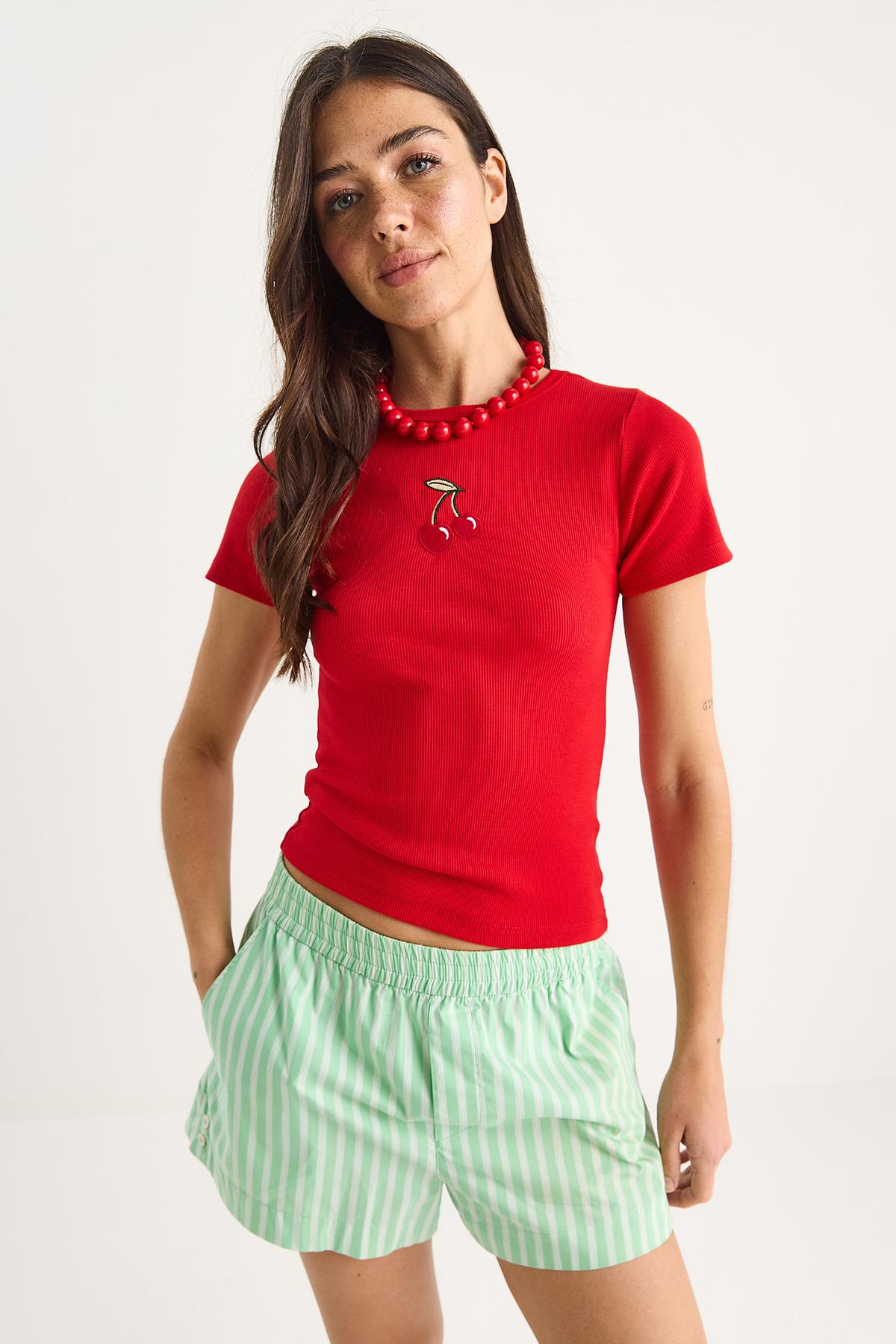 Kadın Kiraz Nakışlı Fitilli Basic Crop T-Shirt 4053 60283400 - Kırmızı · 2