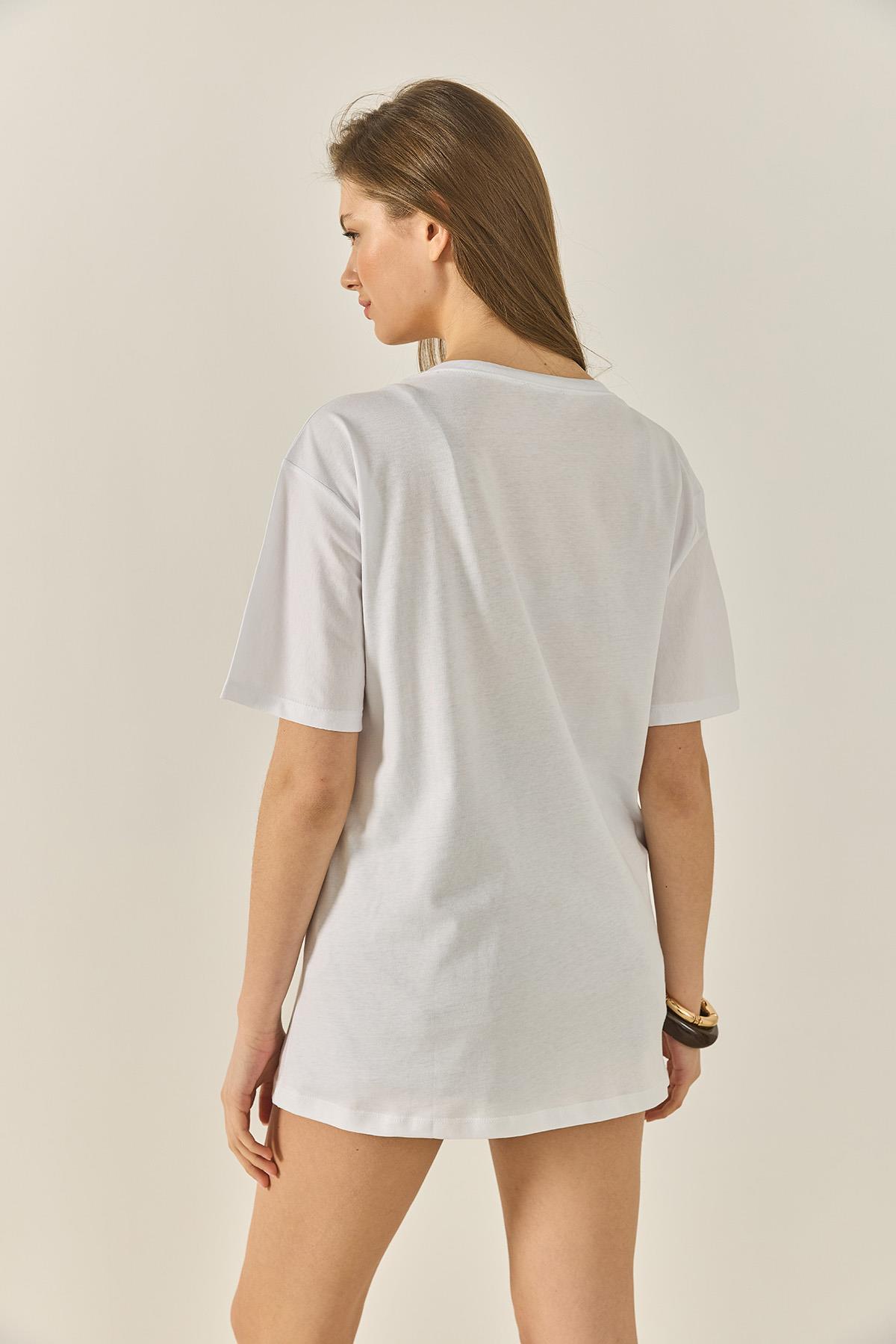 Kadın Omuzdan Yaprak Desenli Boncuk İşleme Detaylı Rahat Kalıp Pamuklu T-Shirt 1850 60283283 - Beyaz · 6