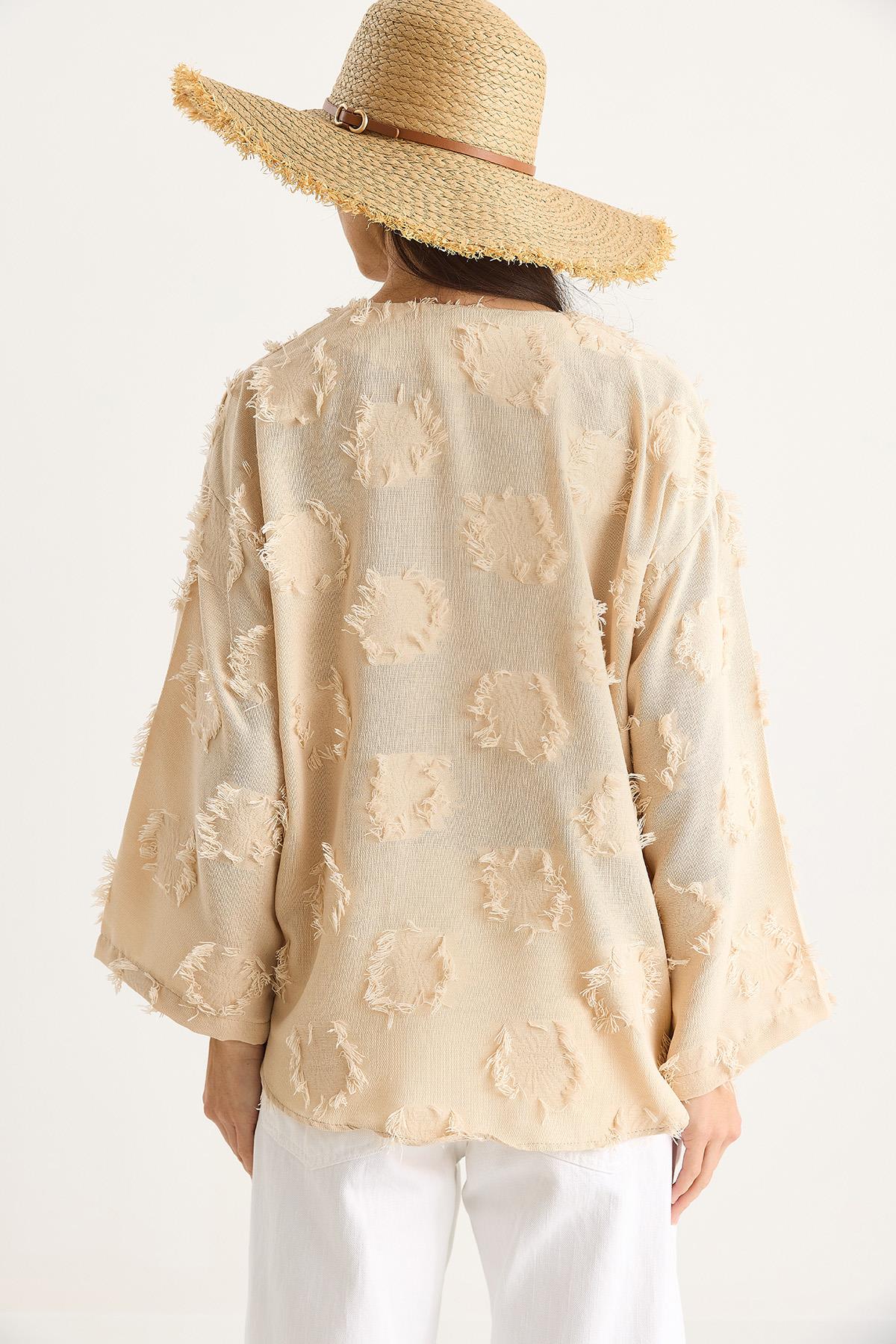 Kadın Önü Bağlamalı Kendinden Nakışlı Püsküllü Salaş Kimono 7012-2 60283410 - Bej · 7