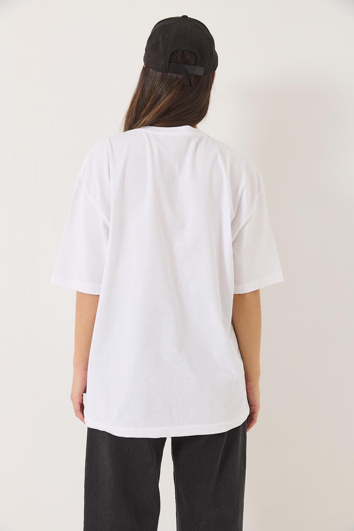 Kadın Leoparlı Yıldız Baskılı Bisiklet Yaka Kısa Kollu Oversize T-Shırt 0268 60283156 - Beyaz · 6