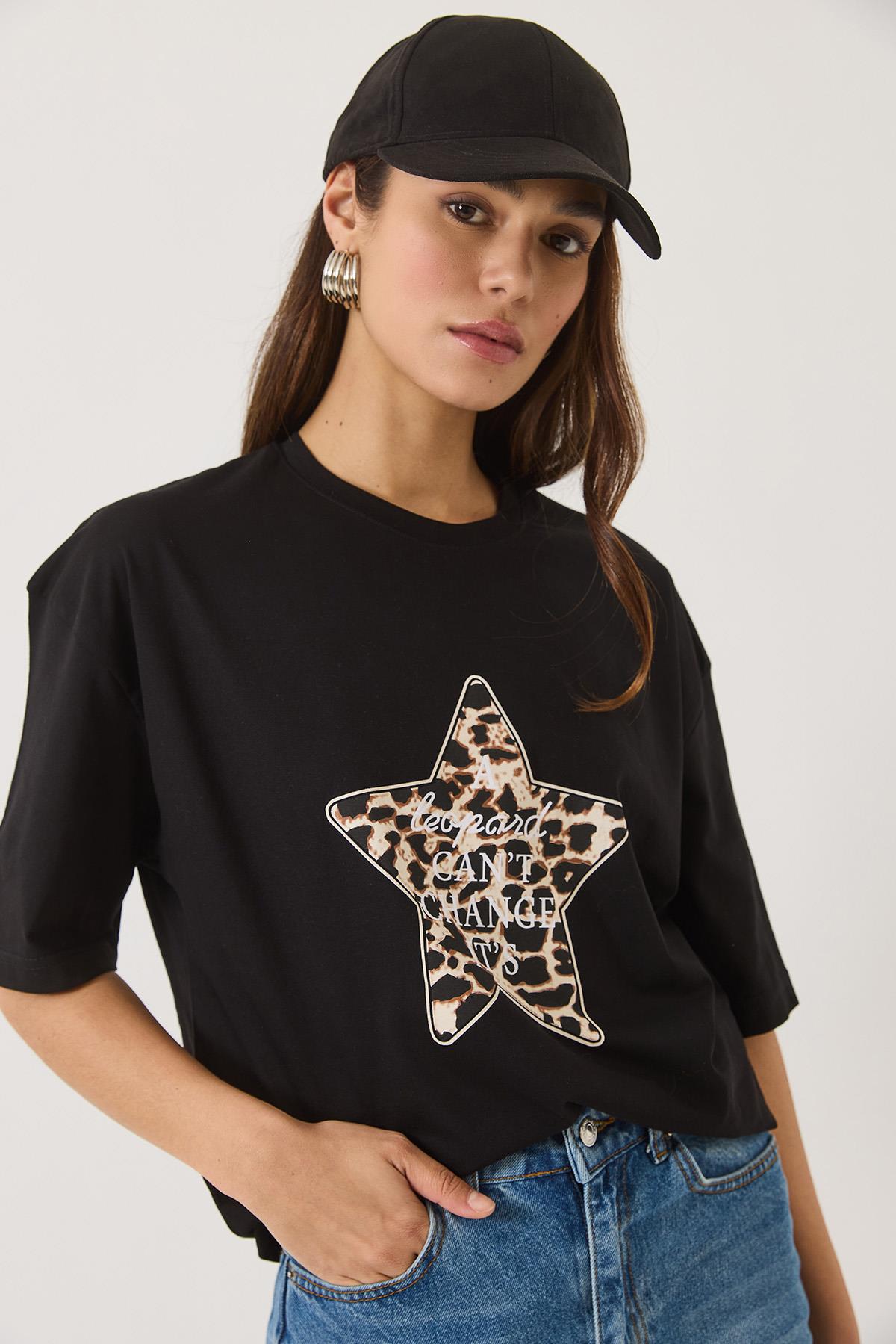 Kadın Leoparlı Yıldız Baskılı Bisiklet Yaka Kısa Kollu Oversize T-Shırt 0268 60283156 - Siyah · 3
