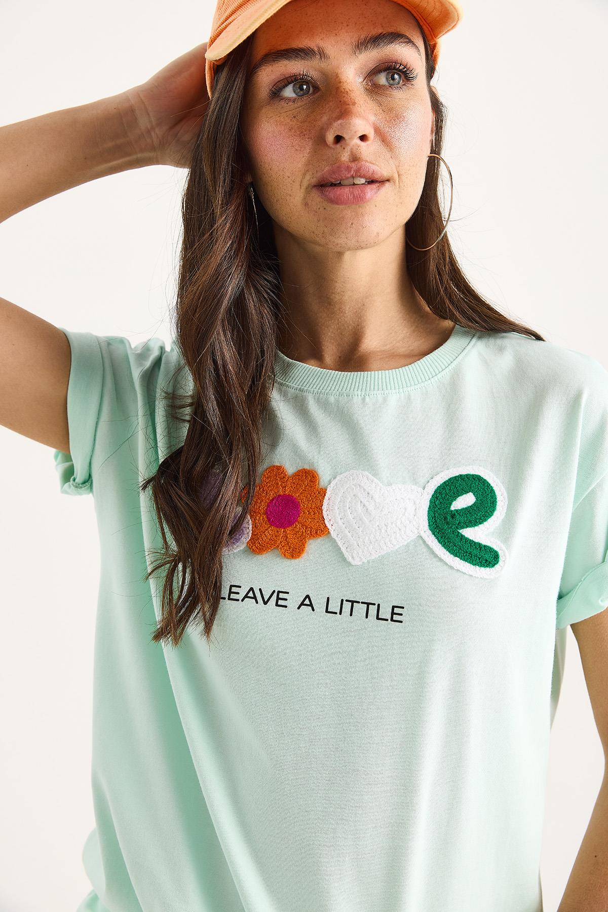 Kadın Love Aksesuarlı Normal Kalıp Pamuklu T-Shirt 60602070 - Su Yeşili · 4