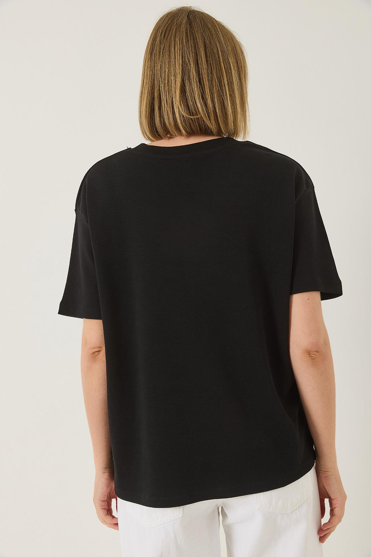 Kadın Love Baskılı Kurdele Detaylı Normal Kalıp Pamuklu T-Shirt 60283208 - Siyah · 7