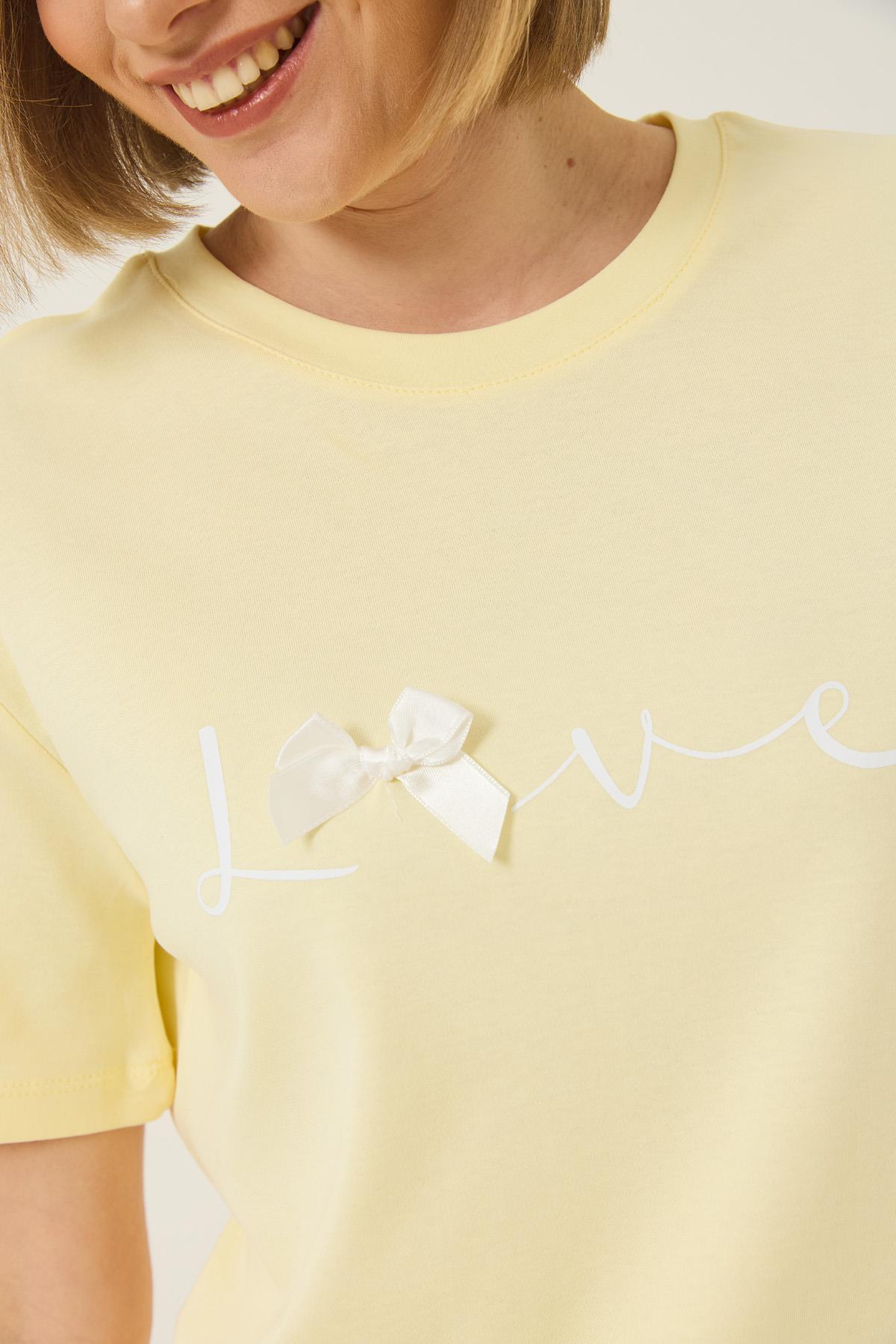 Kadın Love Baskılı Kurdele Detaylı Normal Kalıp Pamuklu T-Shirt 60283208 - Tereyağ · 5