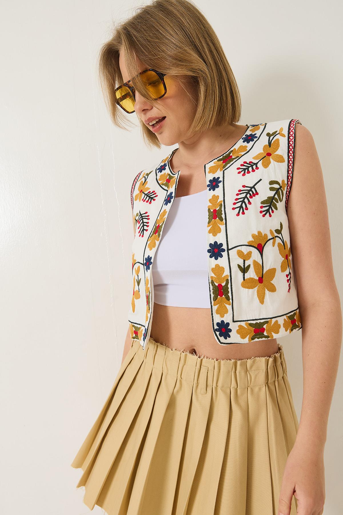Kadın Nakış Detaylı Crop Keten Yelek 237 60283215 - Ekru-Sarı · 3