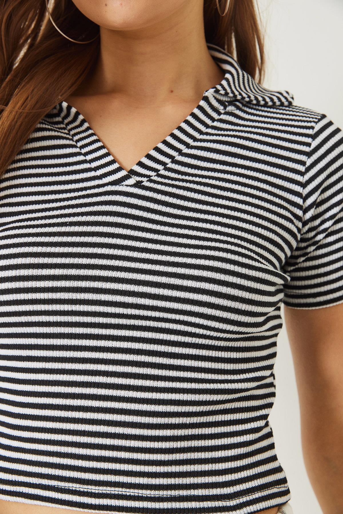 Kadın Polo Yaka Çizgili Kaşkorse Crop Basic T-Shirt 60284011 - Siyah-Beyaz · 5
