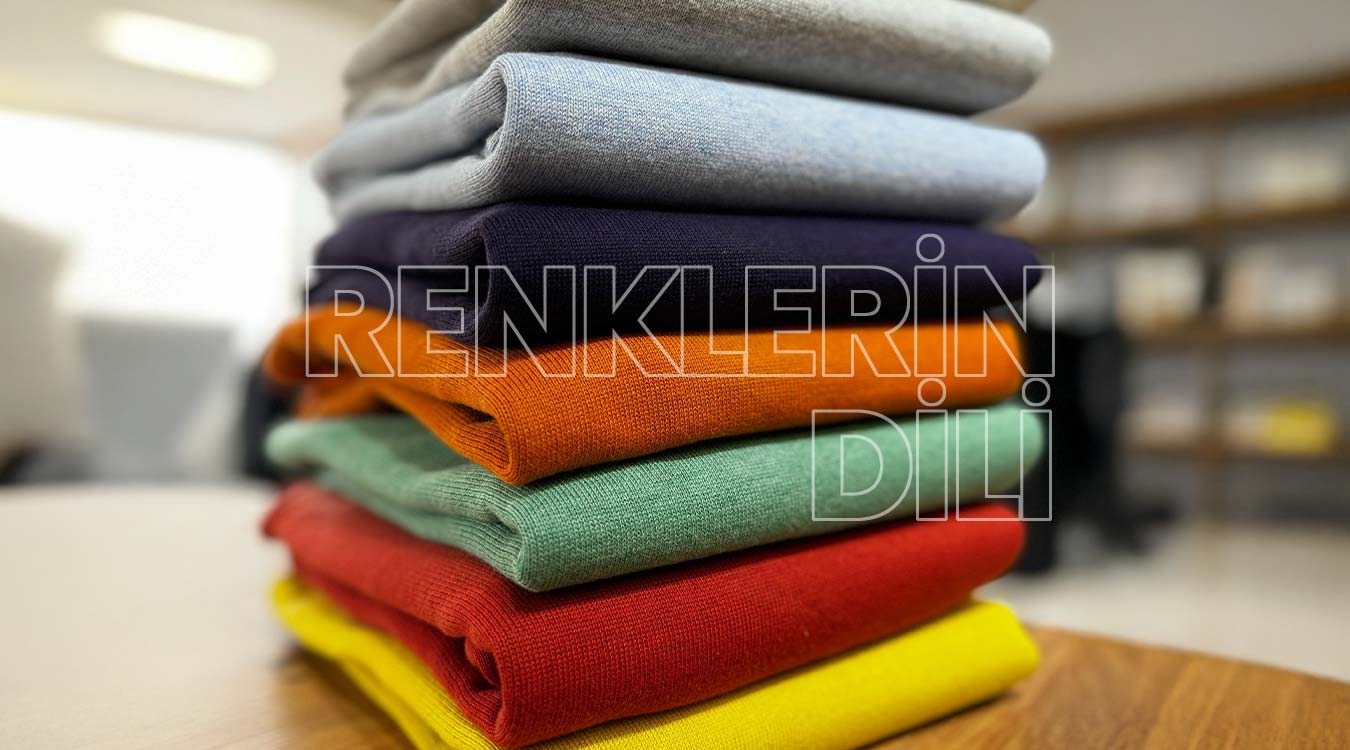 Renklerin Dili: Giysilerimiz Bizi Nasıl İfade Ediyor?