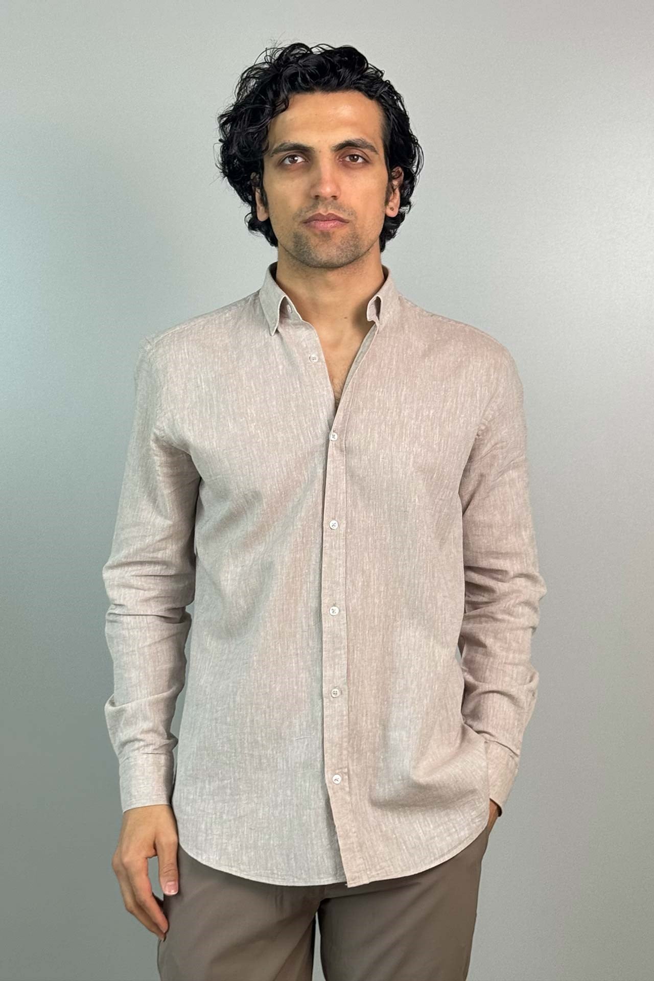 Slim Fit Düğmeli Yaka Cepsiz Bej Renk Keten Gömlek