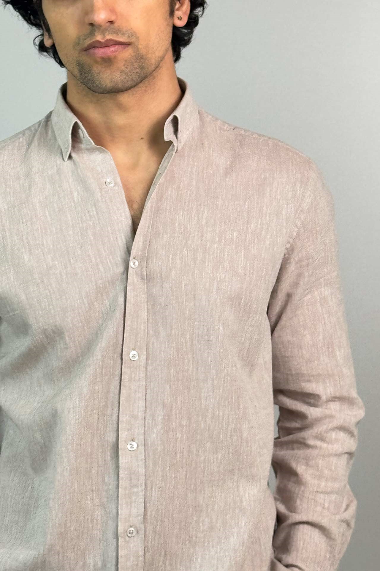 Slim Fit Düğmeli Yaka Cepsiz Bej Renk Keten Gömlek