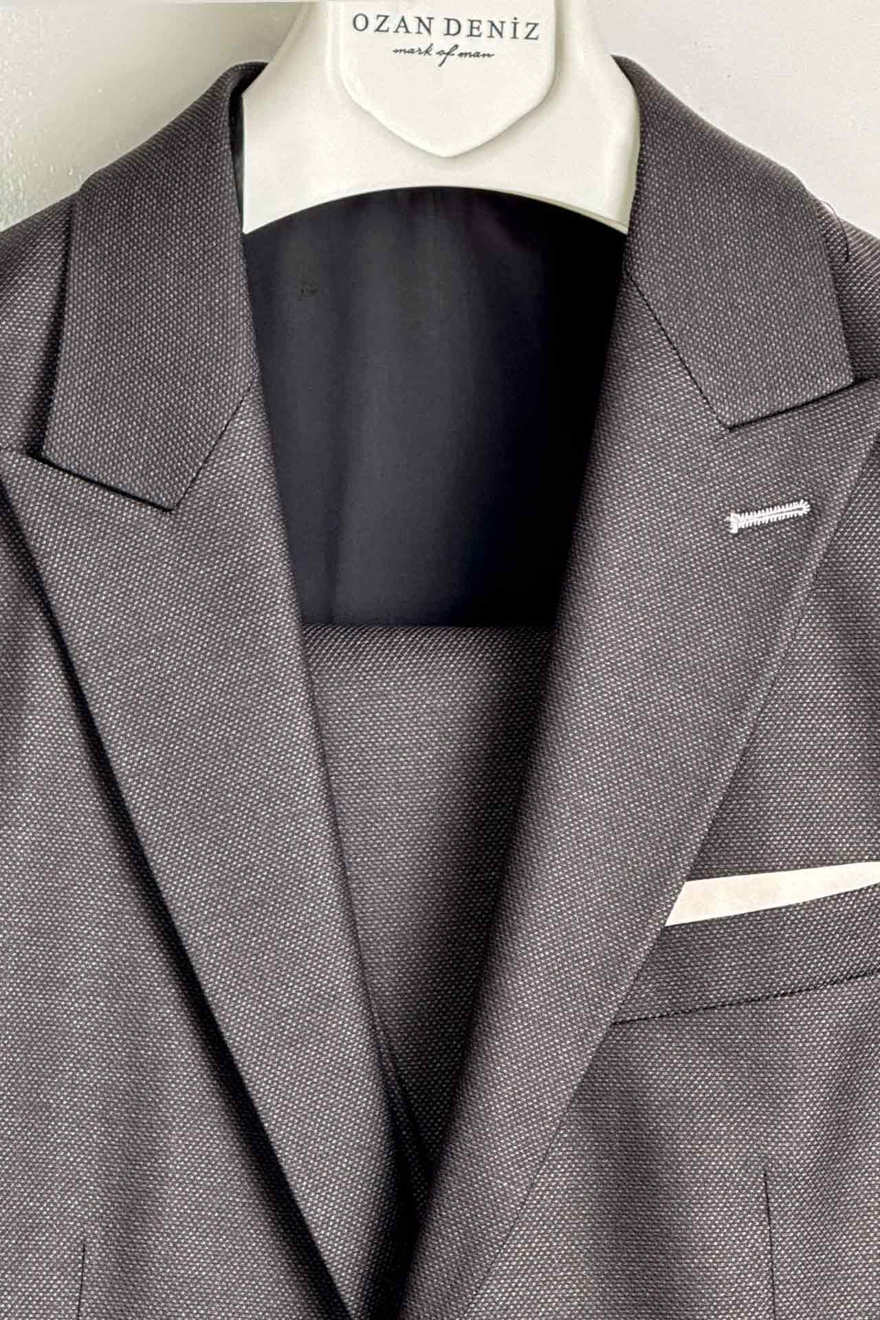 Kırlangıç Yaka Slim Fit Yelekli Takım Elbise