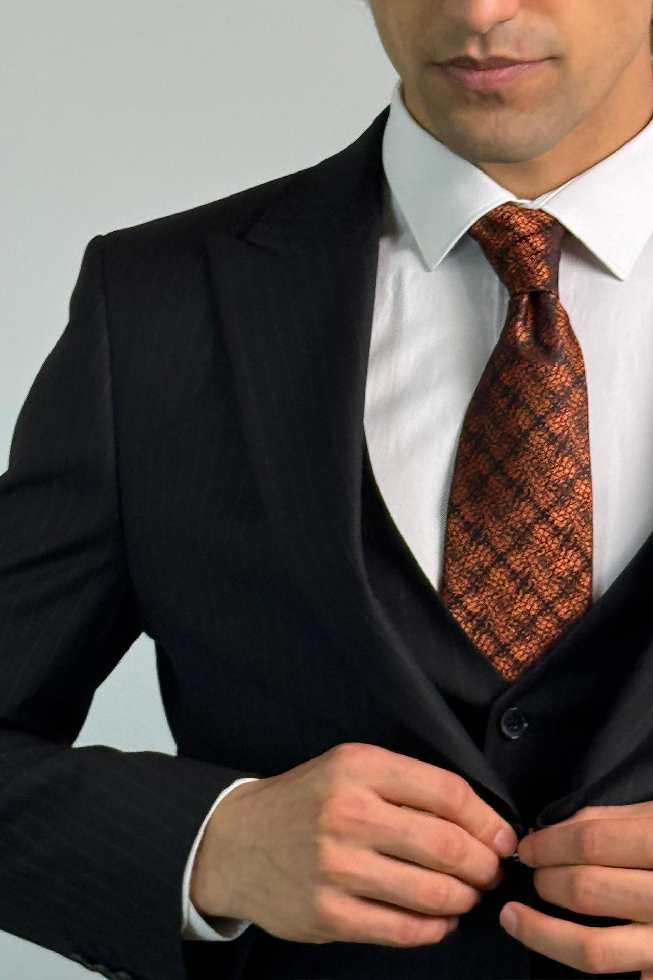 Kırlangıç Yaka Çizgili Slim Fit Yelekli Siyah Takım Elbise