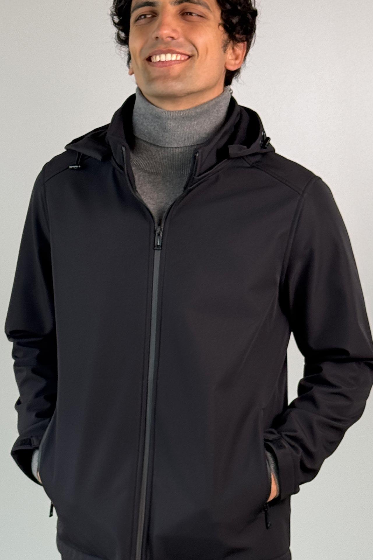 Kapüşonlu İçi Polarlı Siyah Softshell Mont