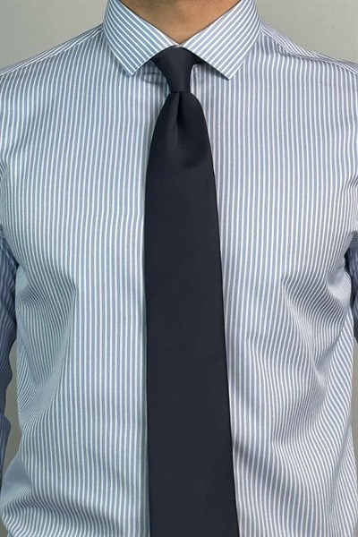 Slim Fit Klasik İnce Çizgili Mavi Koton Gömlek