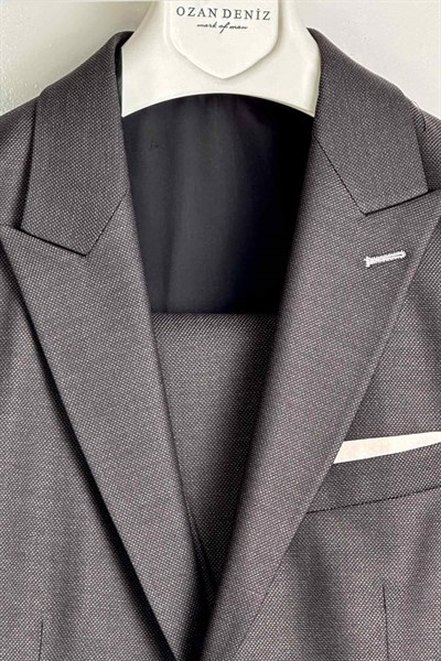 Kırlangıç Yaka Slim Fit Yelekli Takım Elbise