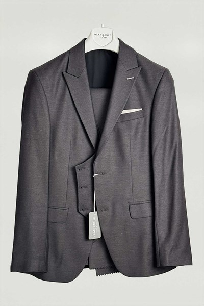 Kırlangıç Yaka Slim Fit Yelekli Takım Elbise