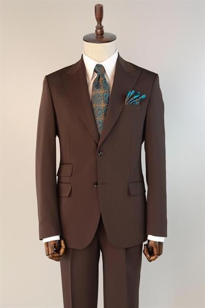 Pileli Pantolonlu Sivri Yaka Klasik Kahverengi Takım Elbise