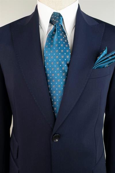 Pileli Pantolonlu Sivri Yaka Klasik Lacivert Takım Elbise