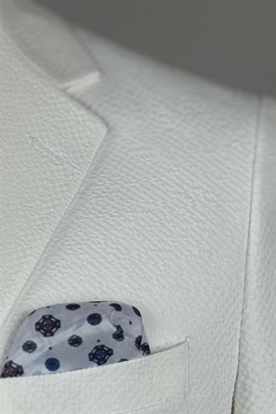 Gofre Dokulu Beyaz Ceket