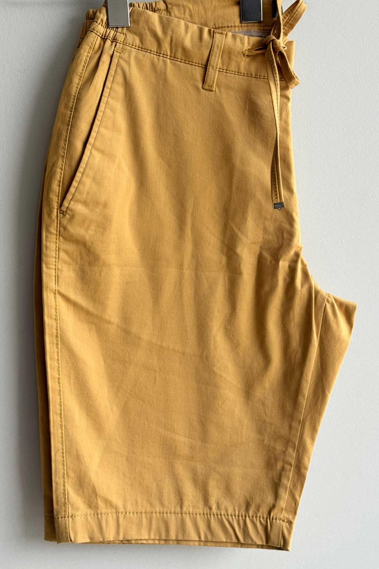 9003 Slim Fit Beli Lastikli Bağcık Detaylı Şort Sarı