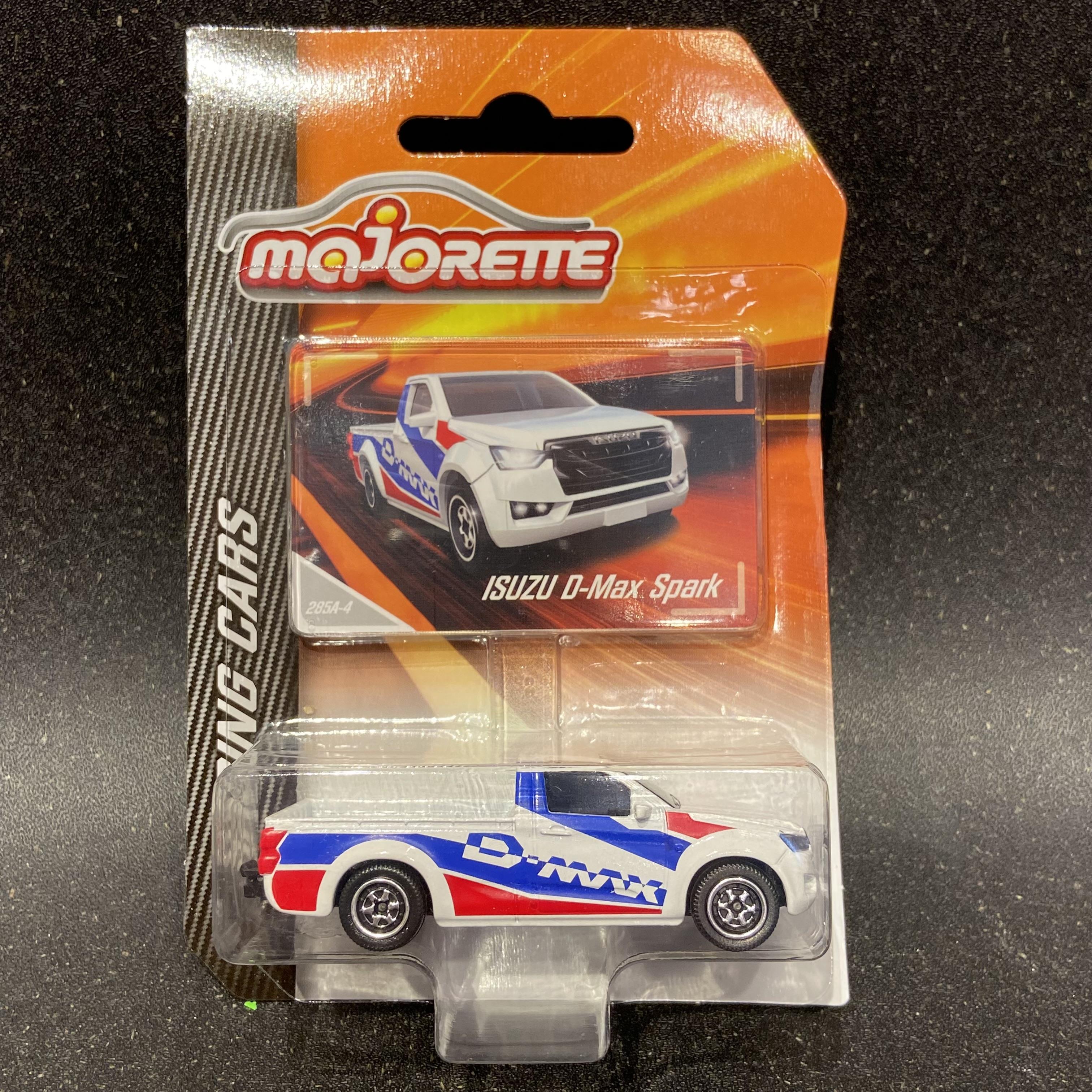 1/64 Isuzu D-Max Spark RACING CARS
