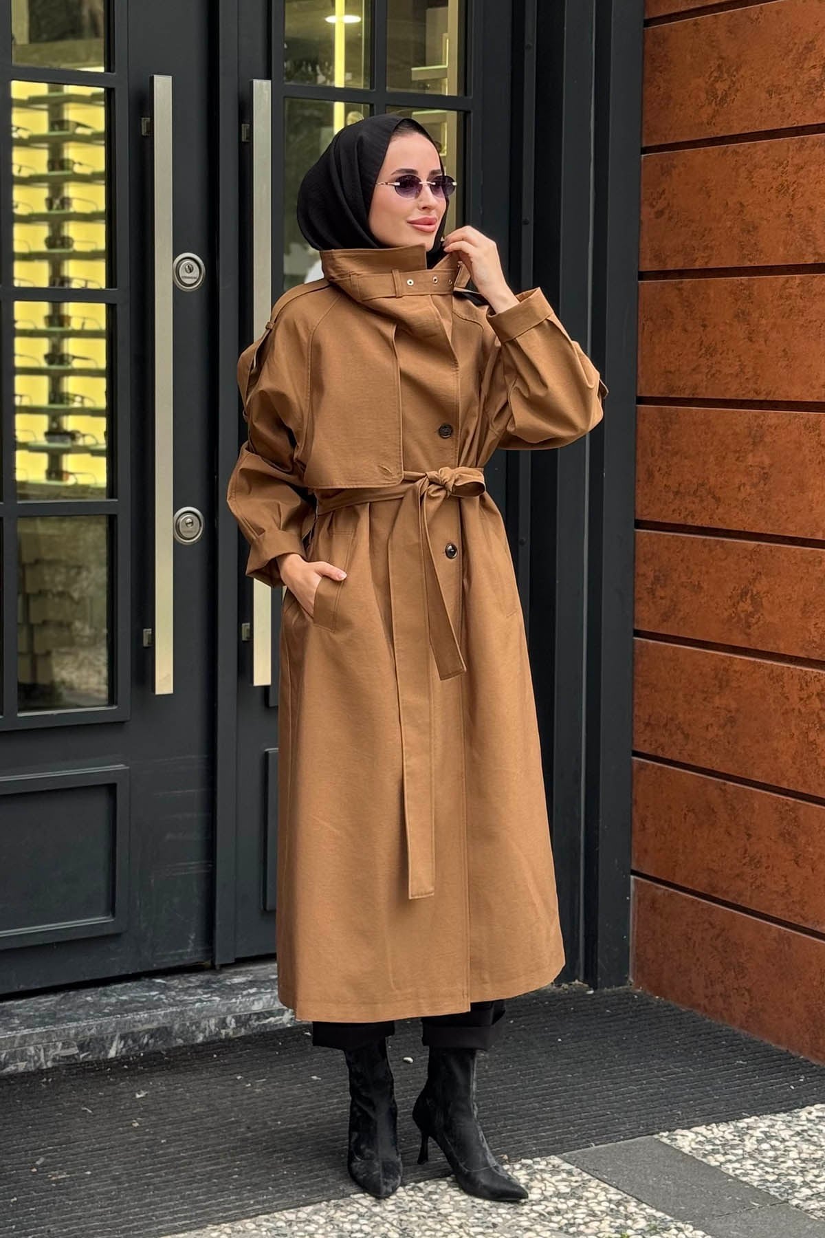 QOOQ Dik Yaka Trenç 27FW627 Taba