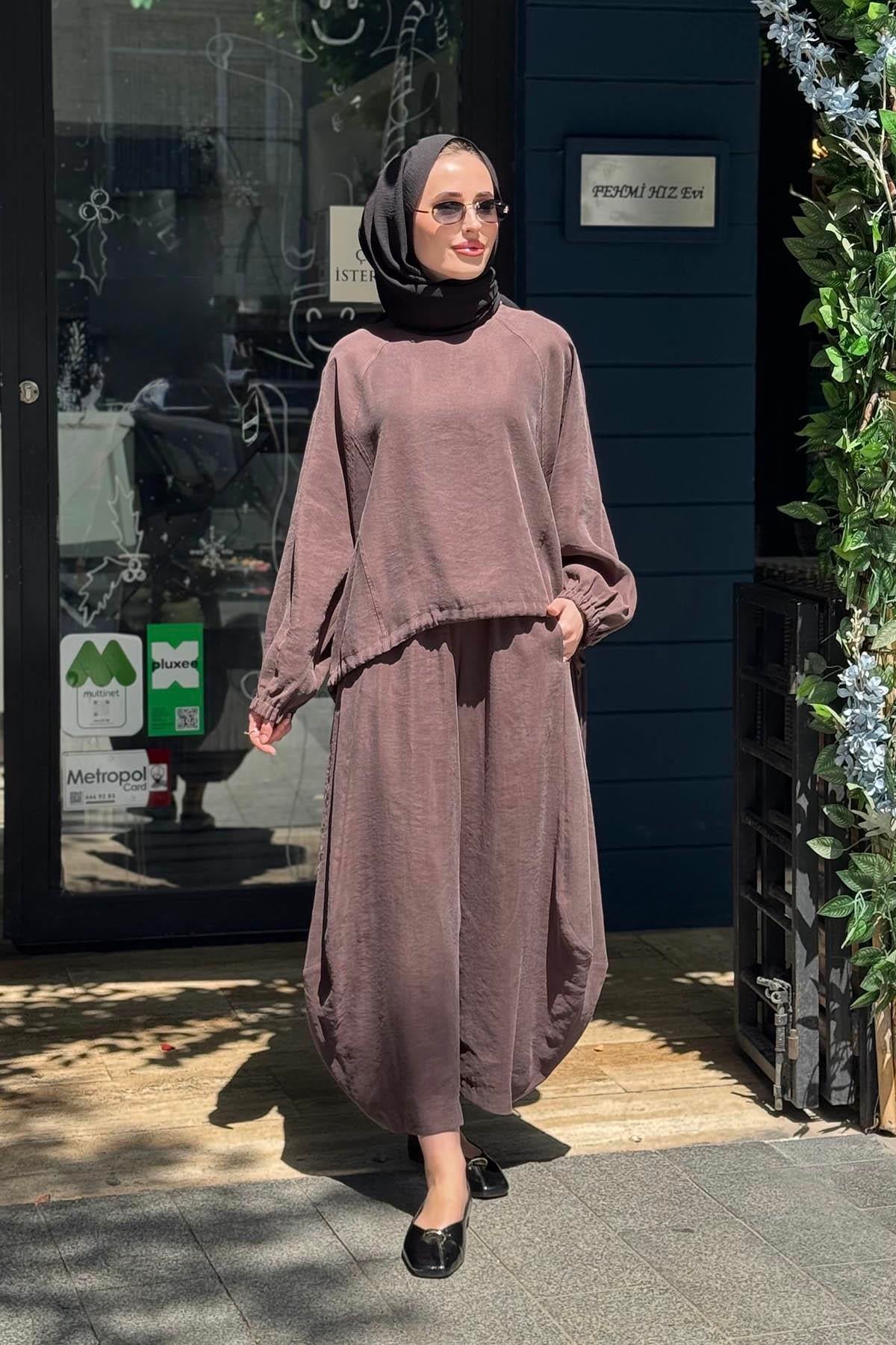 QOOQ Sasha Pantolonlu Takım 26SS205T Bitter