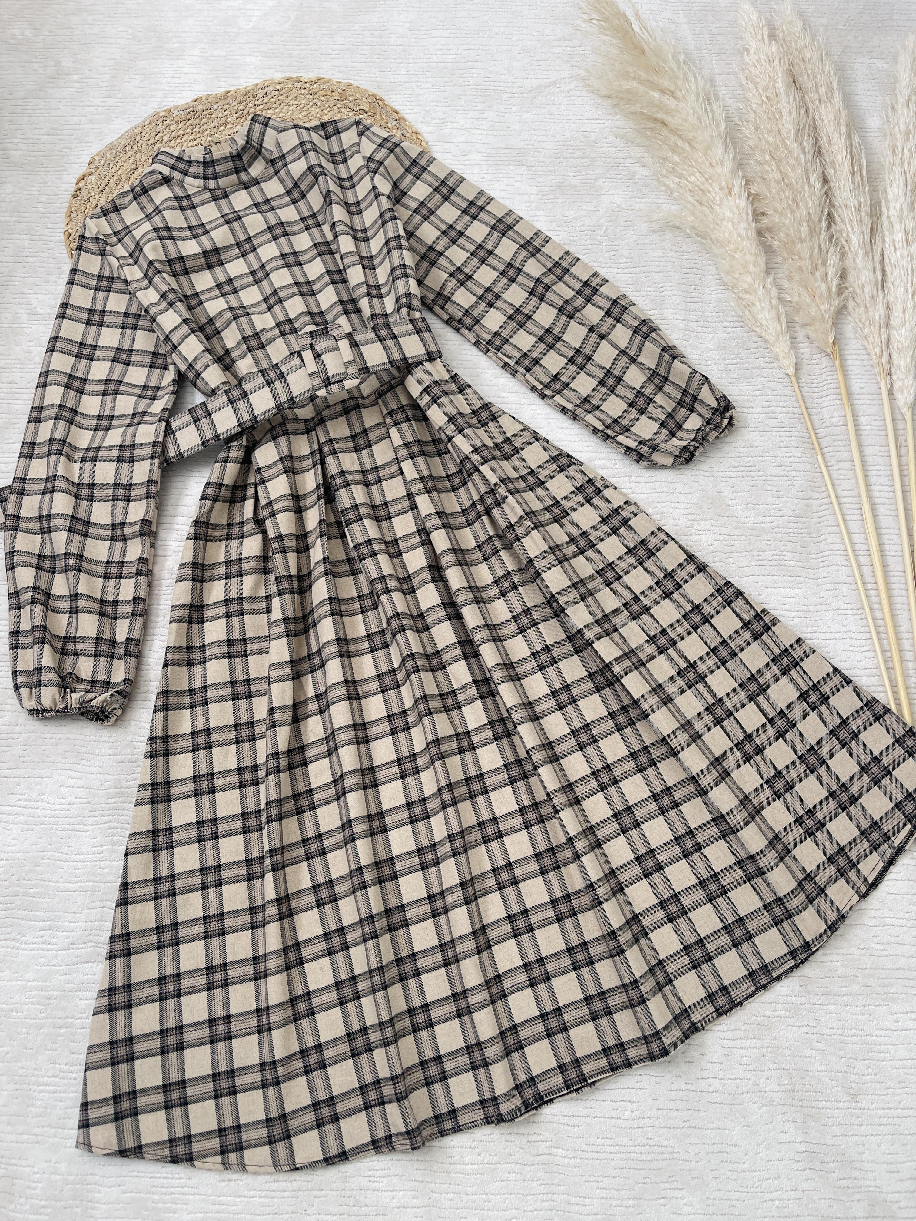 KEMERLİ MİDİ BOY ELBİSE