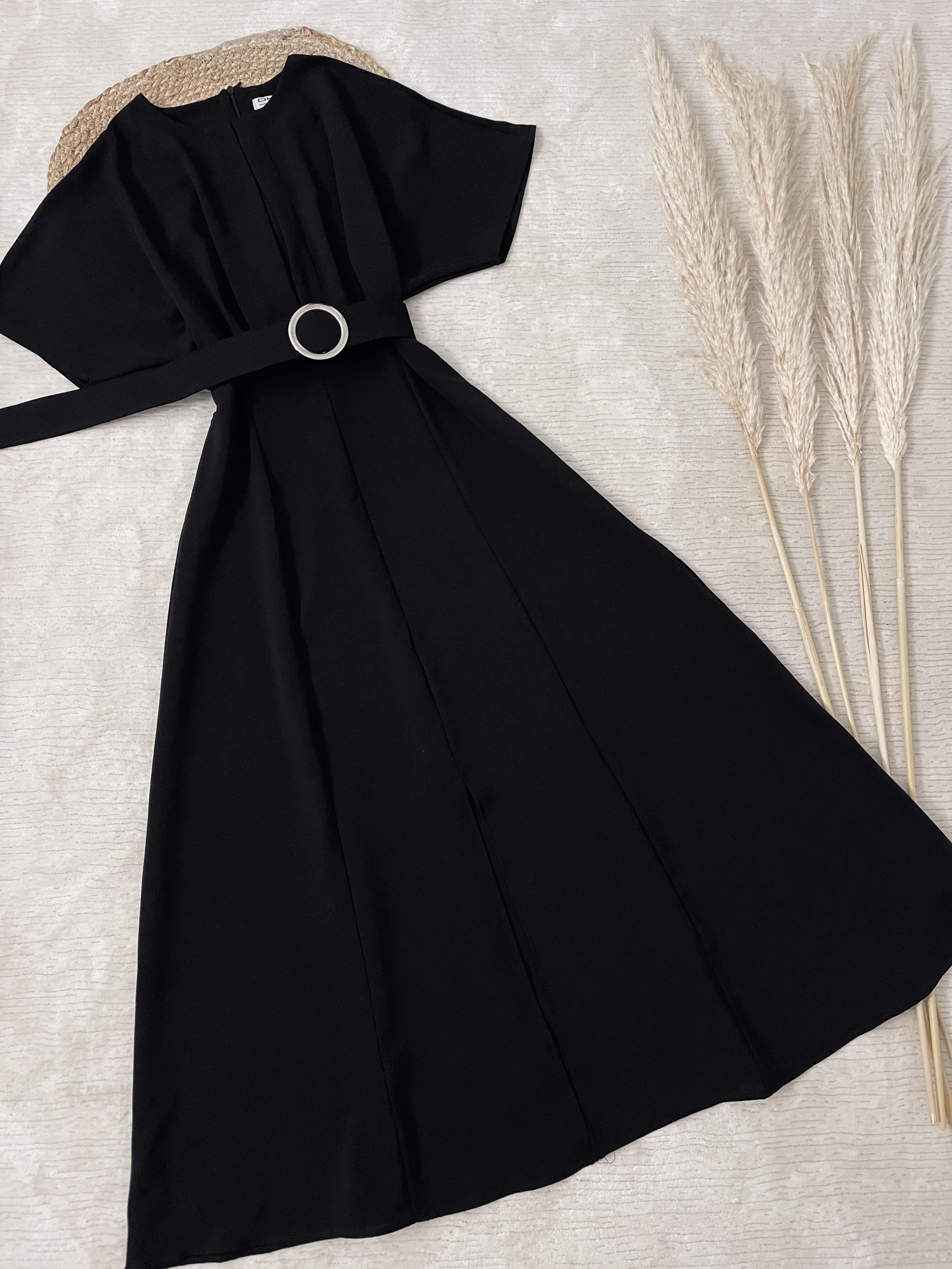 MİDİ BOY KEMERLİ ELBİSE 