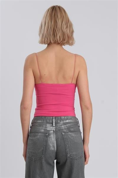 0052 İP ASKILI PAMUK UZUN CROP FUŞYA