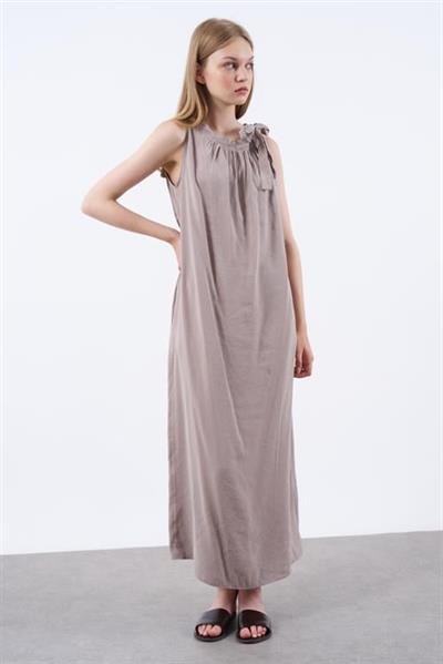 3213 OMUZDAN BAĞLAMALI ELBİSE VİZON