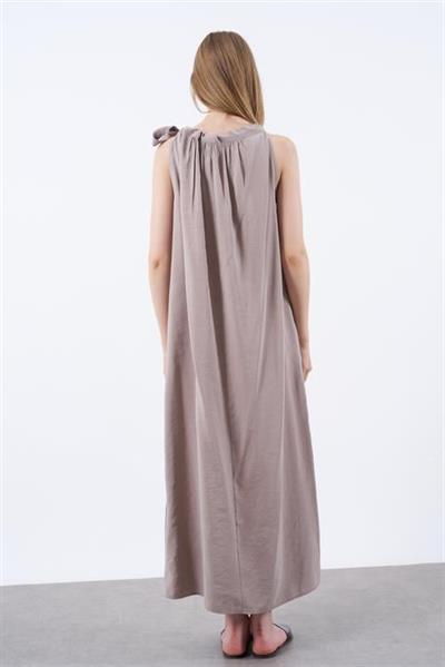 3213 OMUZDAN BAĞLAMALI ELBİSE VİZON