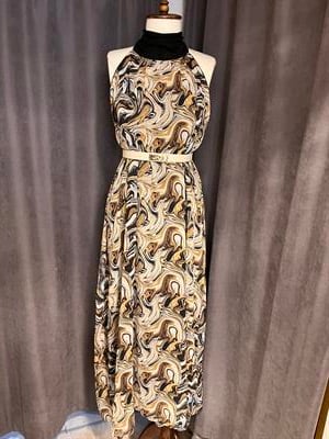 Desenli halter yaka elbise-103