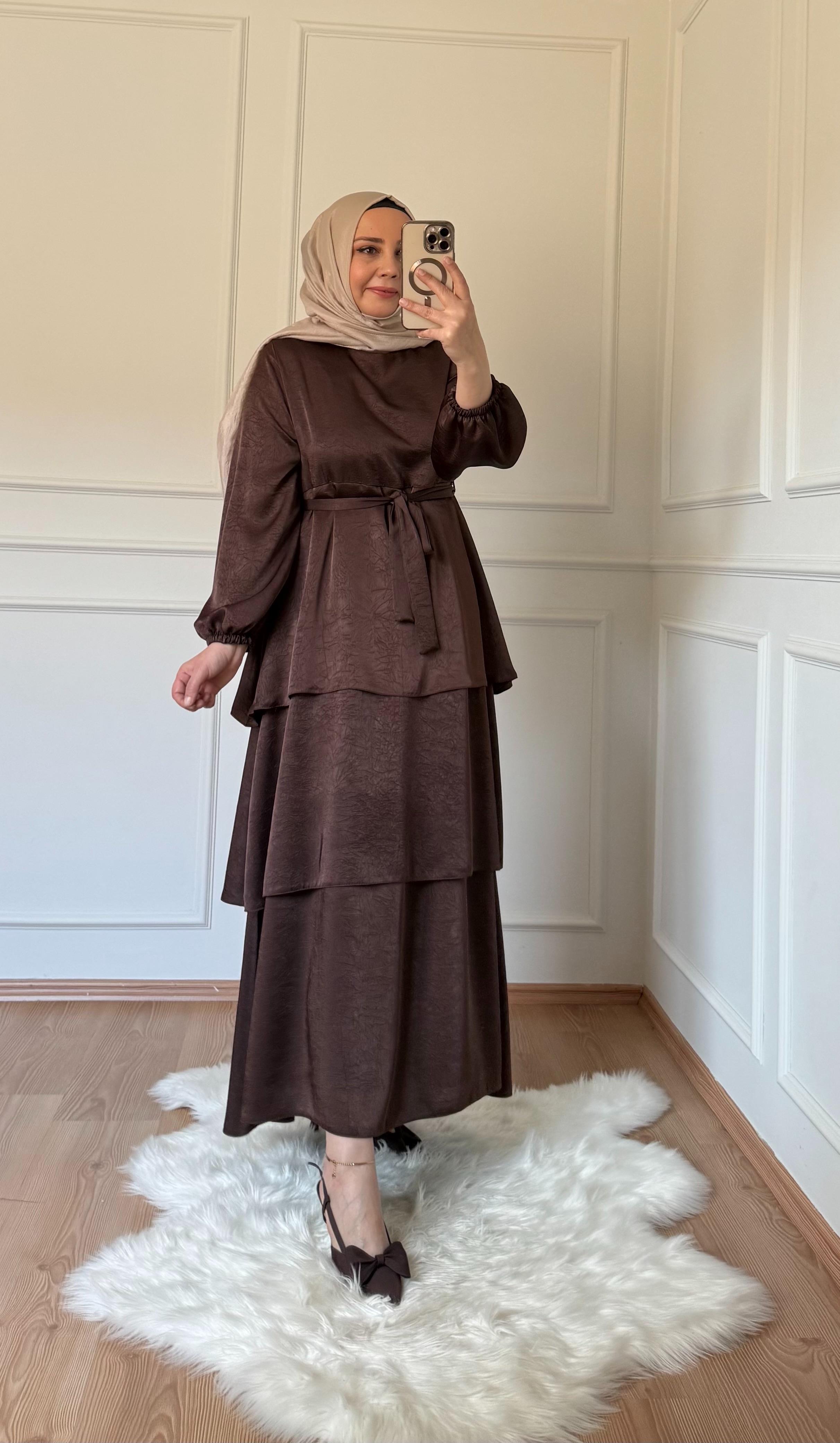 TESETTÜR KAT KAT ELBİSE