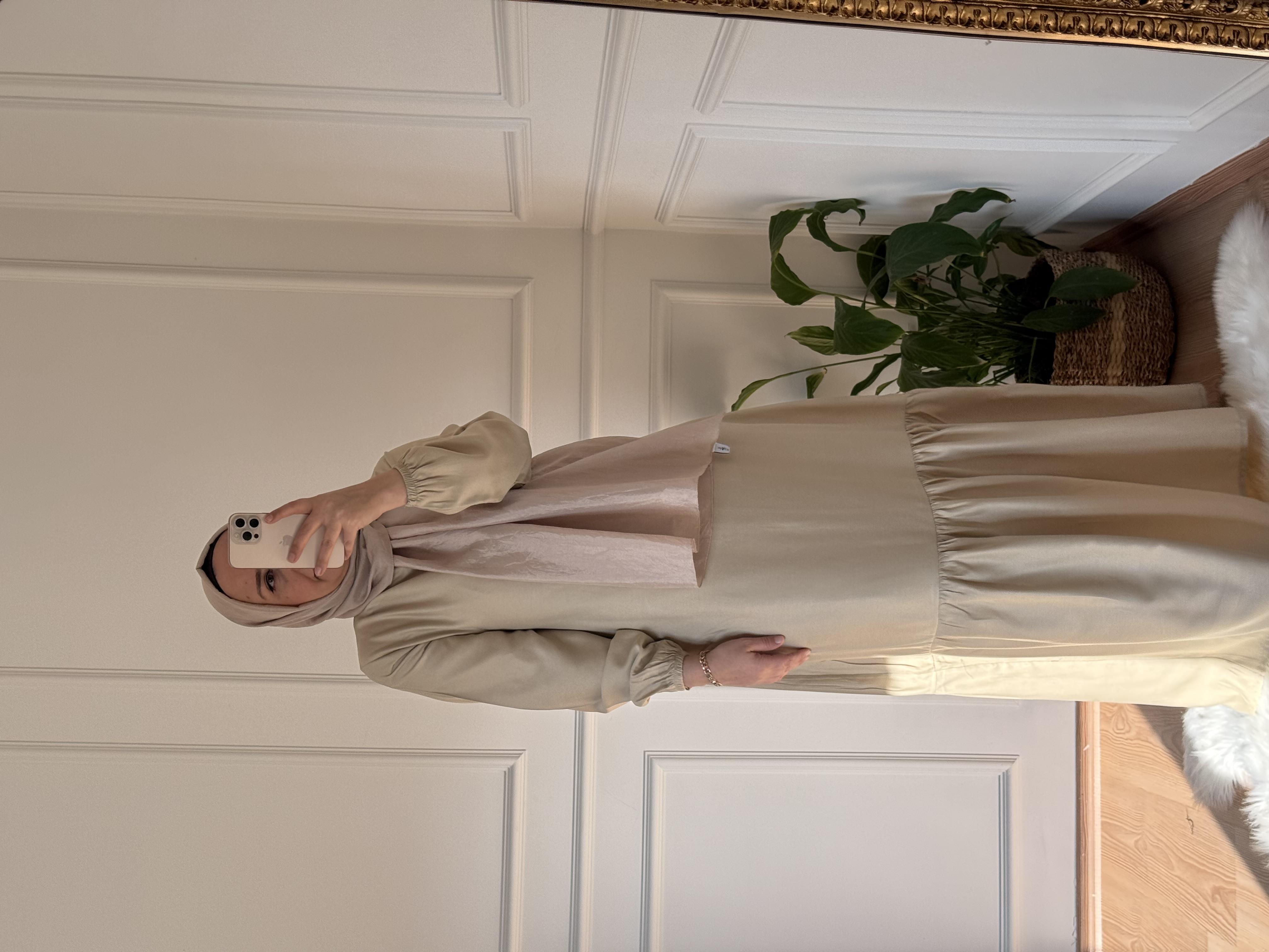 TESETTÜR SEYYAR KUŞAKLI  ELBİSE  BEJ