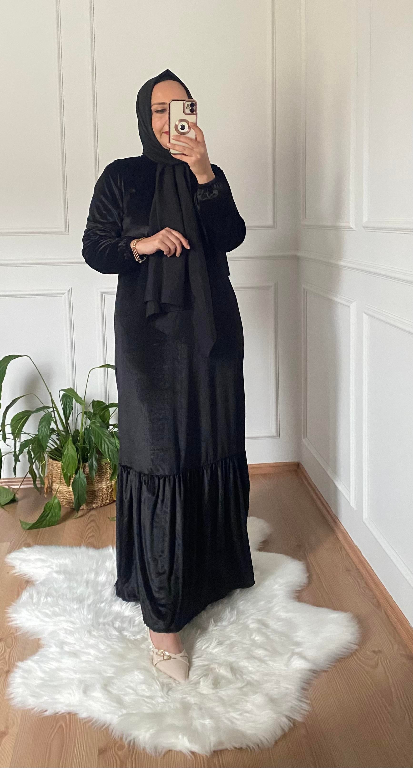 TESETTÜR DÜZ KADİFE ELBİSE SİYAH