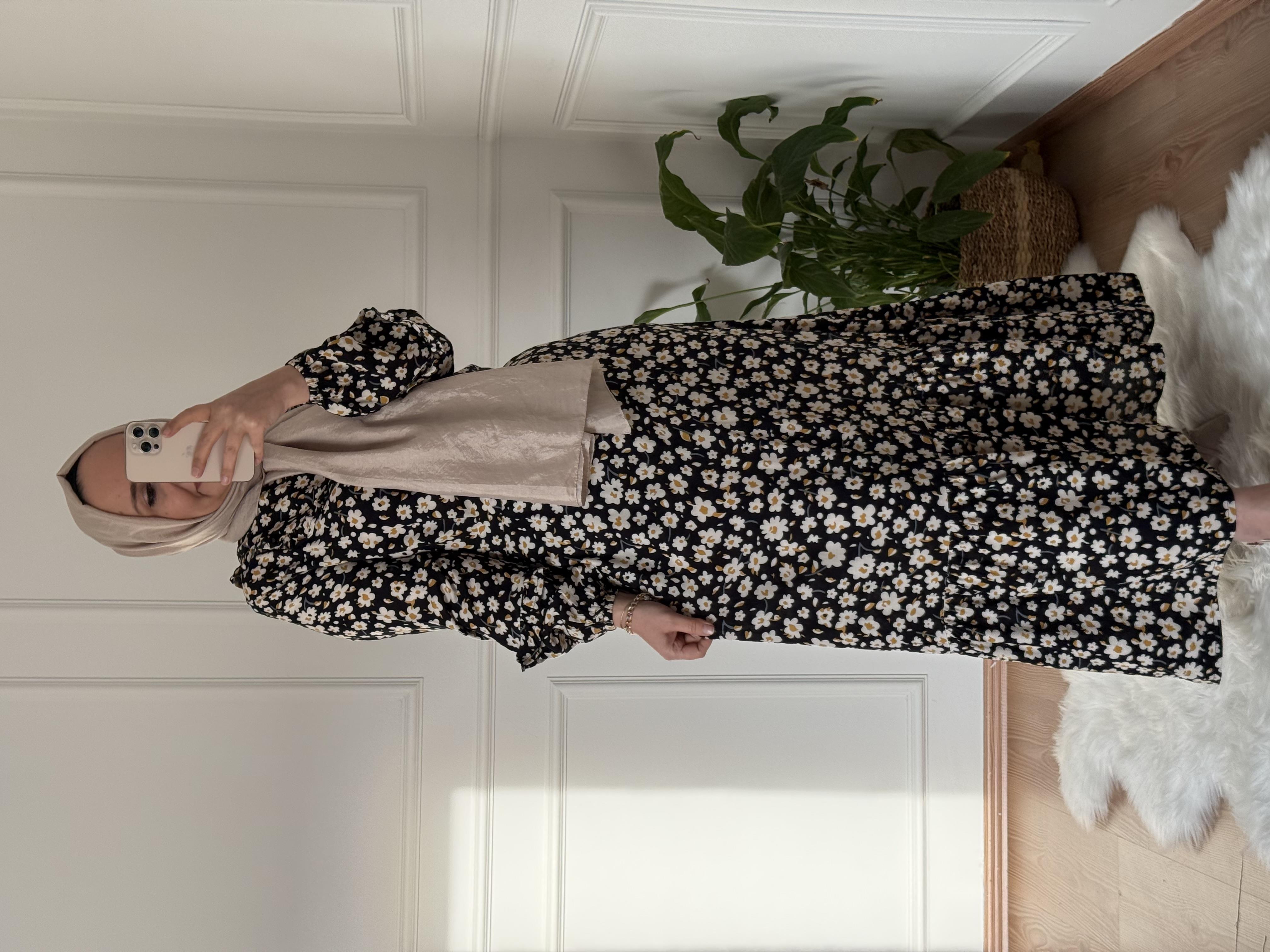 TESETTÜR FIFIR MODEL ELBİSE SİYAH BEYAZ 