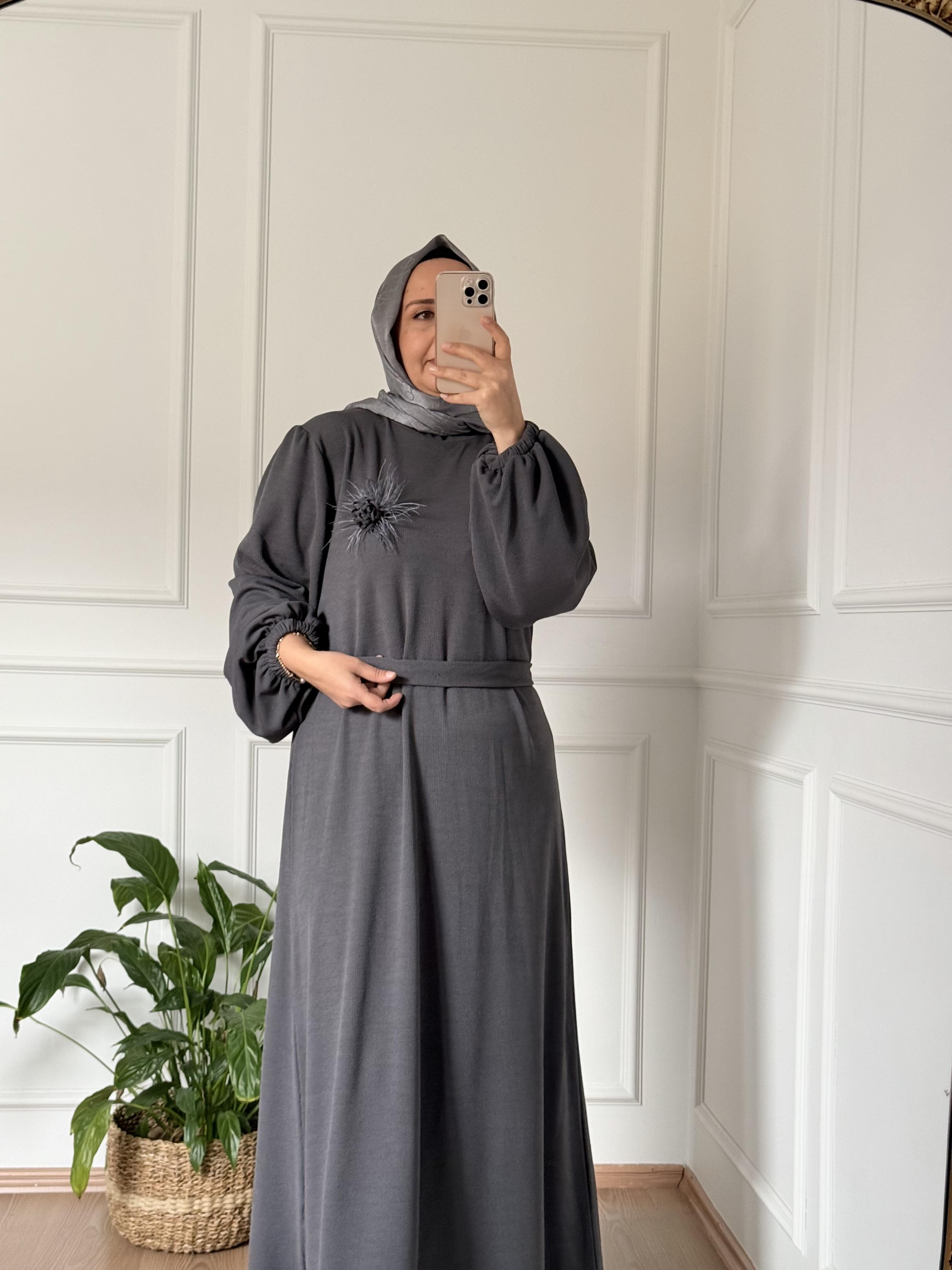 TESETTÜR FİTİLLİ BURGU KUMAŞ BROŞLU FÜME