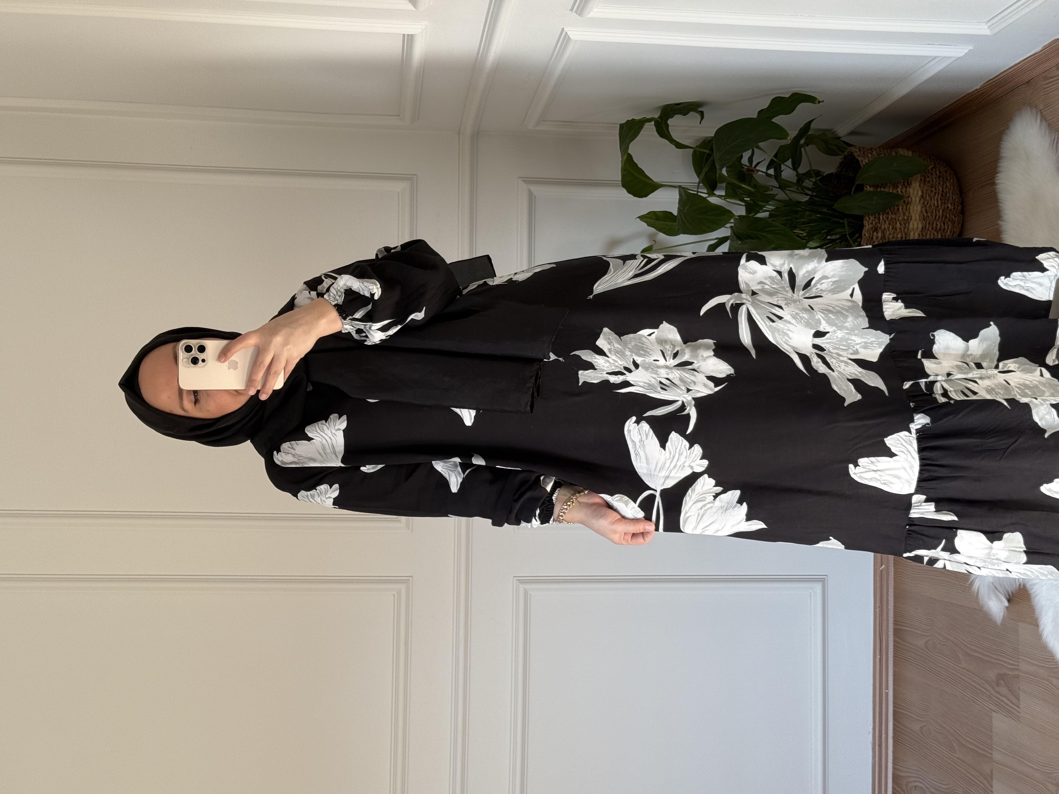 TESETTÜR ZAMBAK DESEN ELBİSE SİYAH GRİ