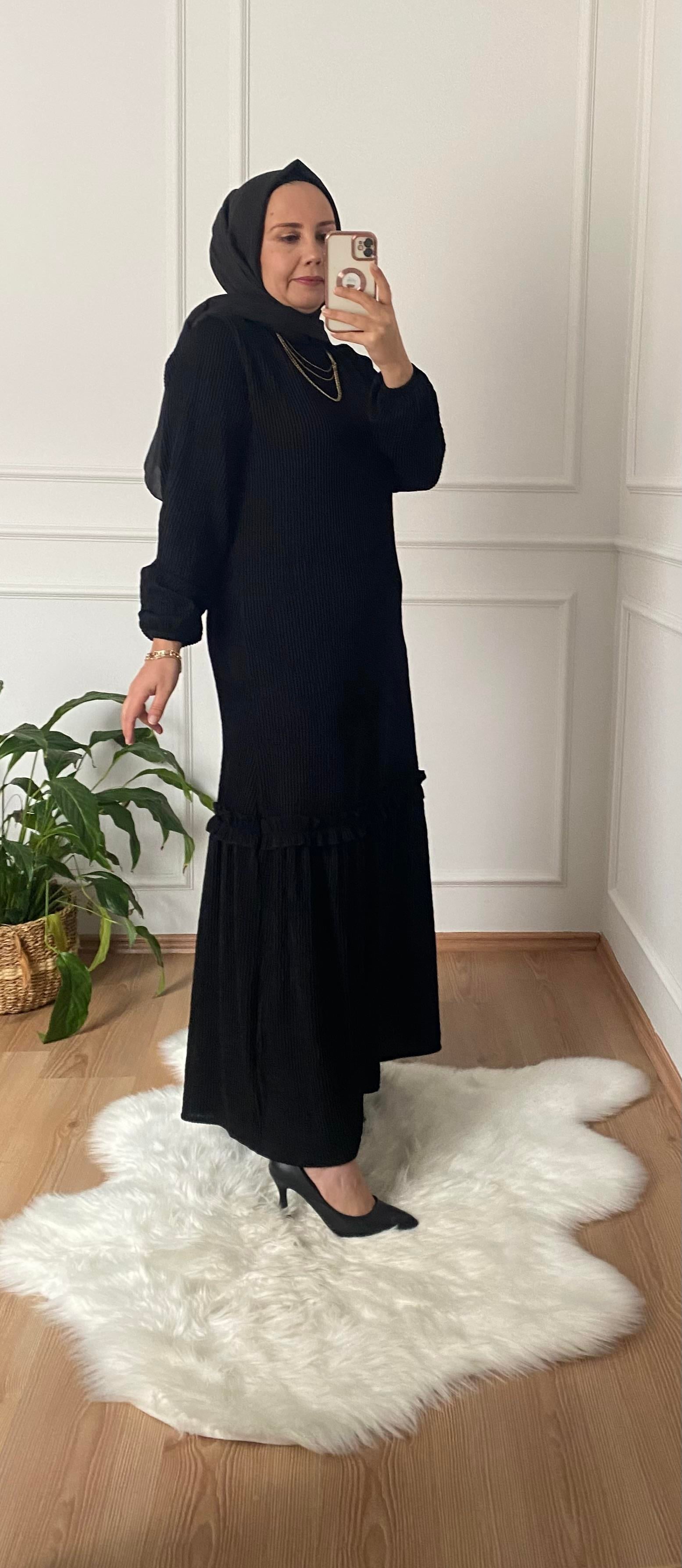 TESETTÜR PİLİSE KUMAŞ ELBİSE SİYAH