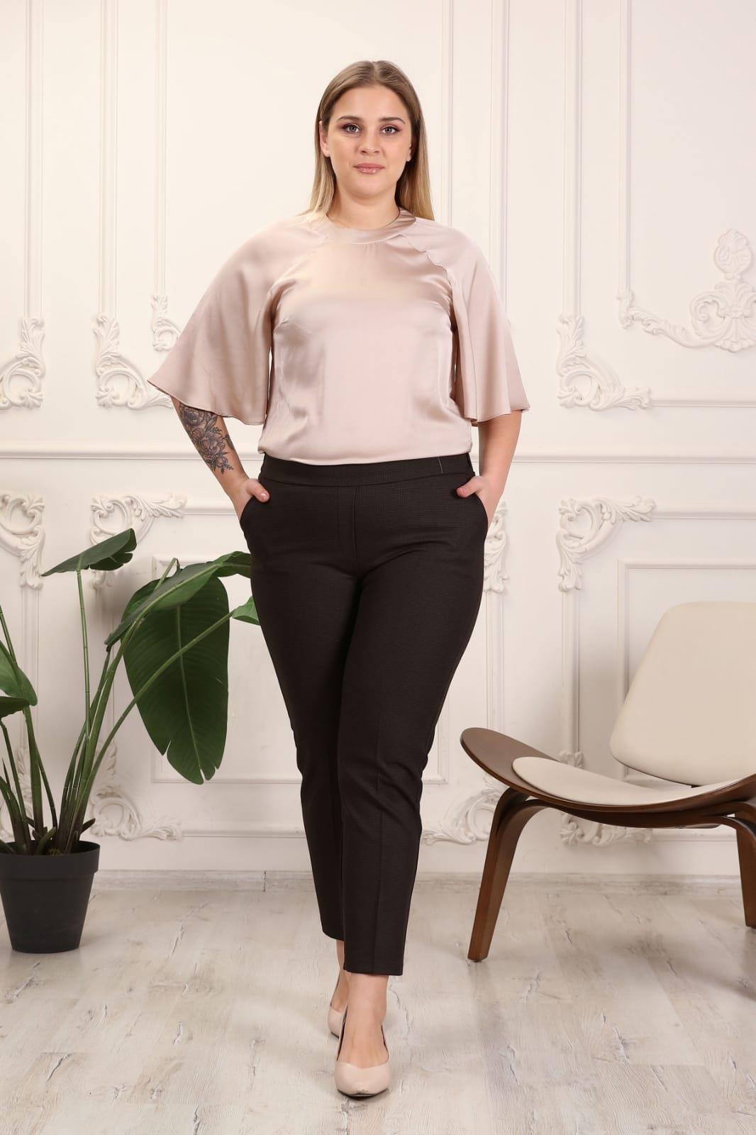 Gabardin Kumaş Büyük Beden Arka Lastikli Pantolon