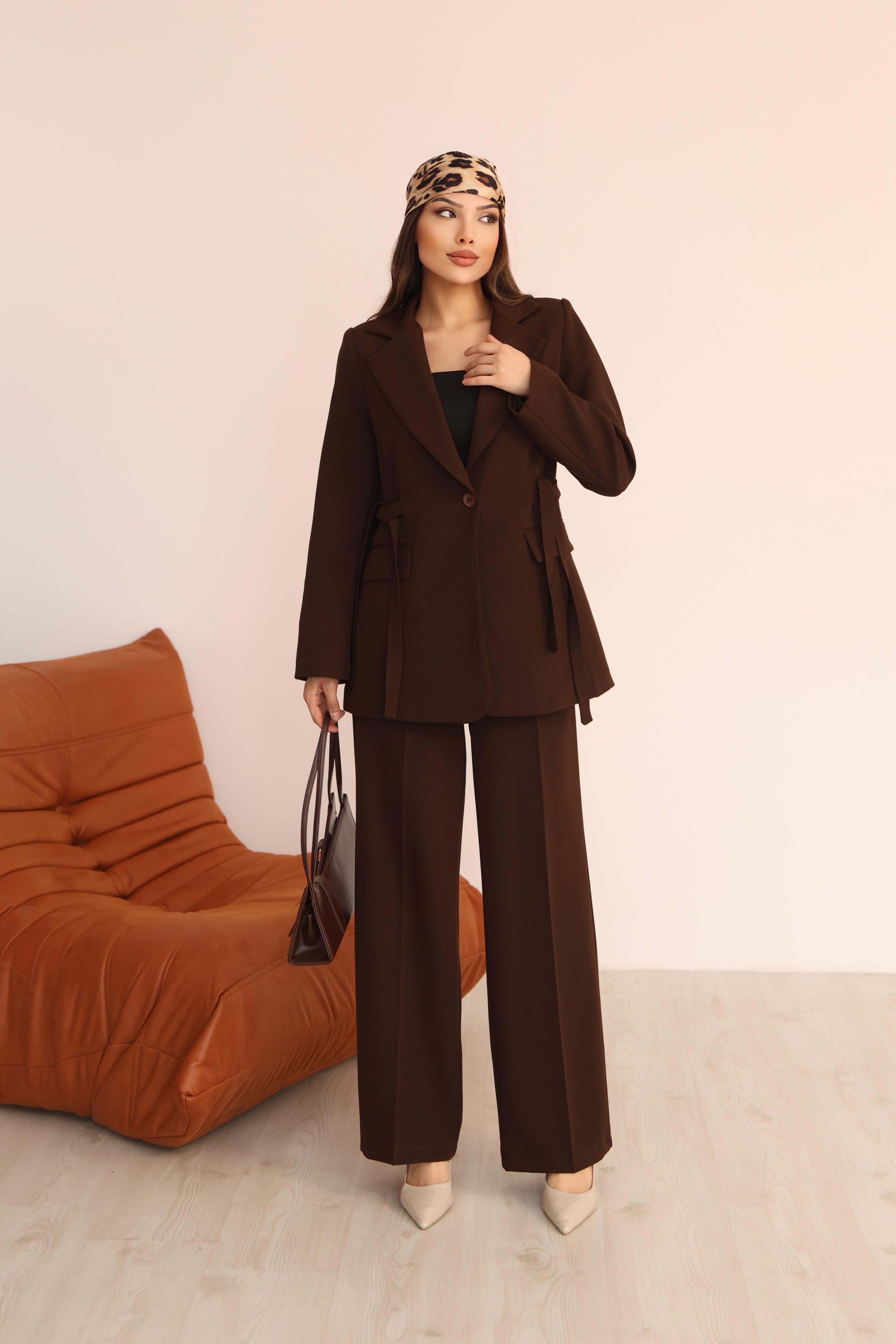 Kadın Kahverengi Yandan Kuşaklı Blazer Ceket Pantolon Takım