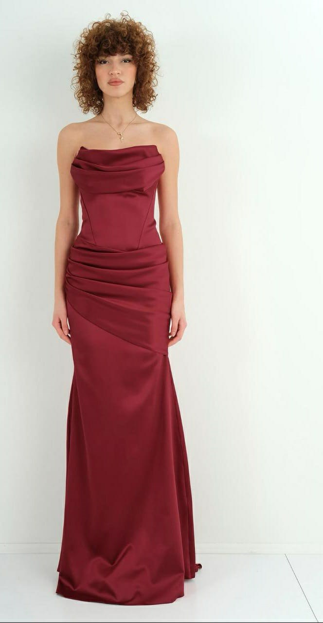 Kadın Bordo Straplez Degaje Yaka Drape Detaylı Saten Abiye Elbise