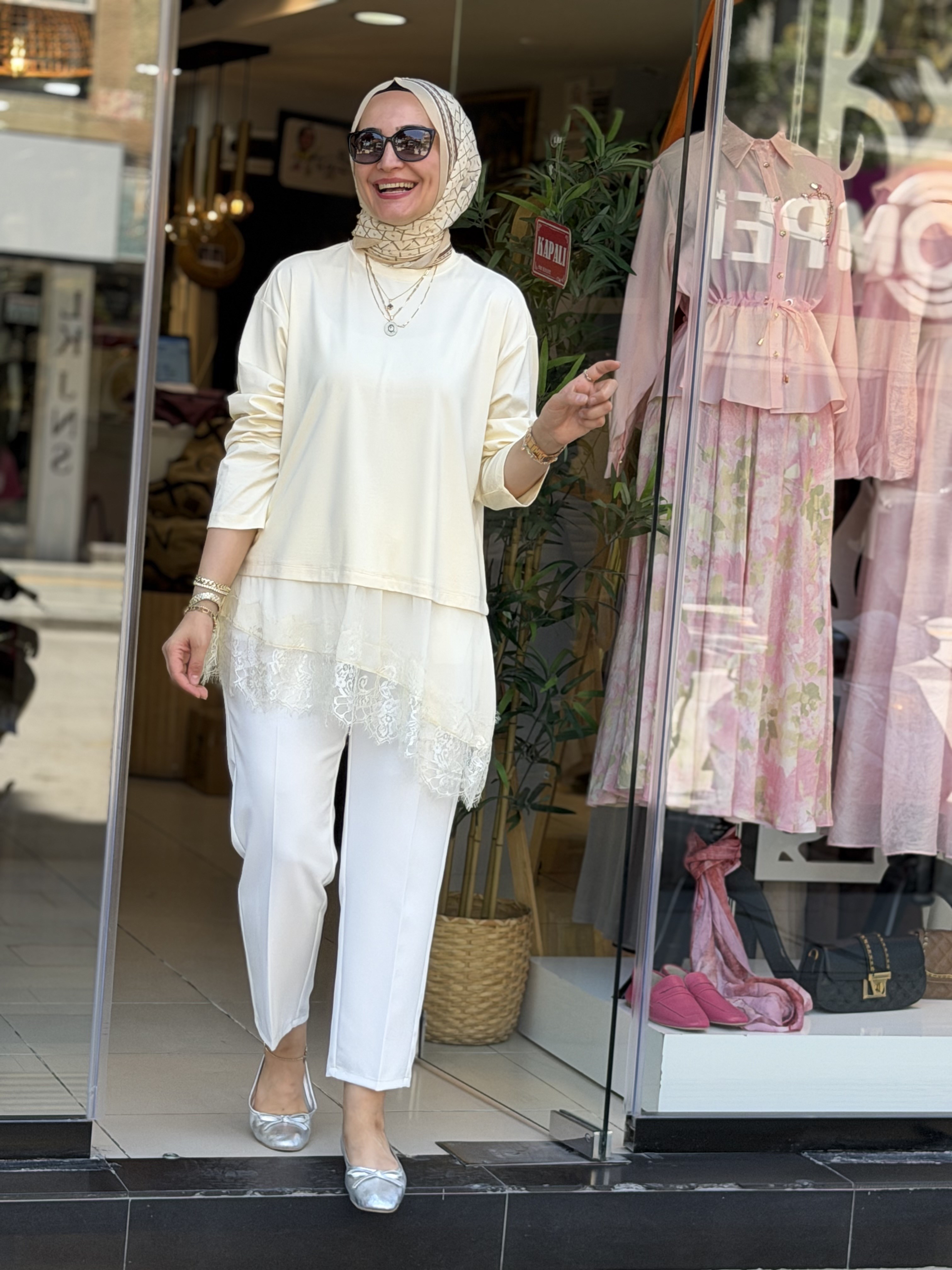 37427 DANTELLİ TUNİK SARI